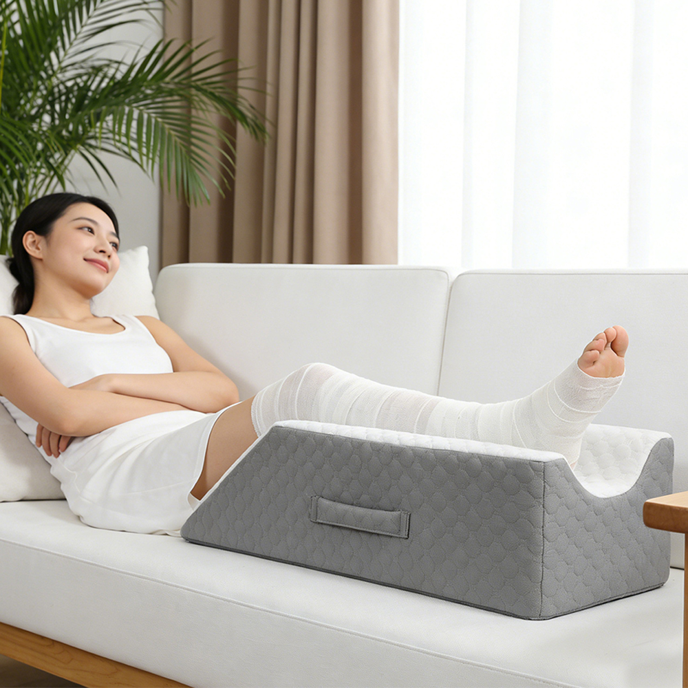 Grooved memory foam leg pillow